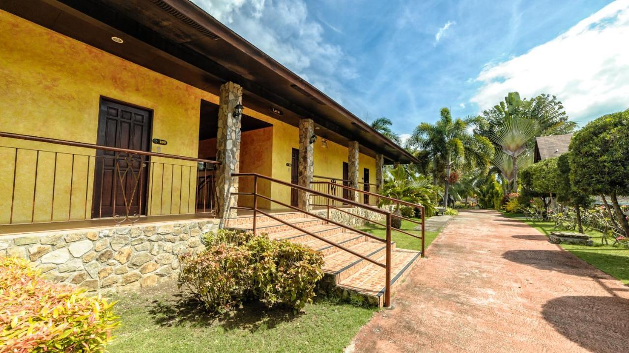 Flushing Meadows Resorts & Playground Panglao Exterior photo